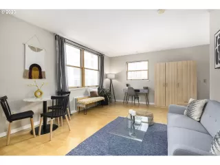 Photo #3: 23277535 Listing