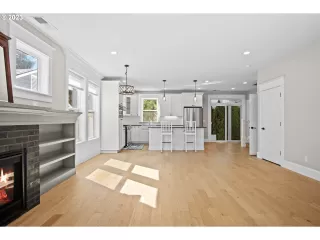 Photo #2: 23278133 Listing