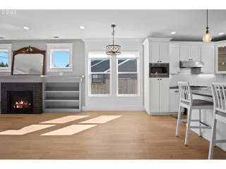 Photo #3: 23278133 Listing