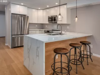 Photo #4: 23278240 Listing 