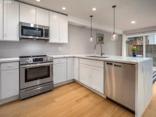 Photo #5: 23278240 Listing 