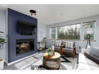 Photo #2: 23278319 Listing