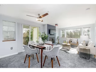 Photo #5: 23278319 Listing