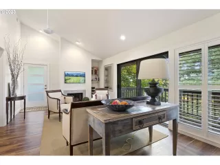 Photo #3: 23278877 Listing