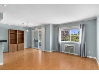 Photo #6: 23279131 Listing