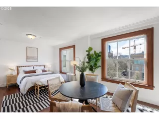 Photo #6: 232795338 Listing