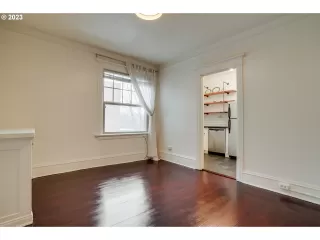 Photo #3: 23279624 Listing 