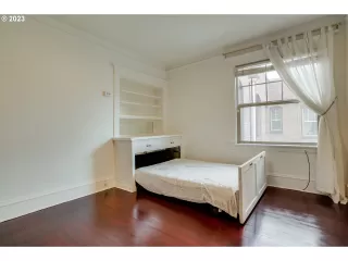 Photo #5: 23279624 Listing 