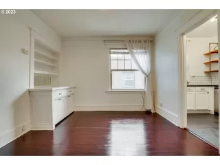 Photo #6: 23279624 Listing 