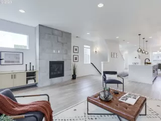 Photo #4: 23280217 Listing