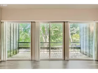 Photo #4: 23280722 Listing