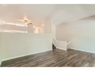 Photo #5: 23280722 Listing