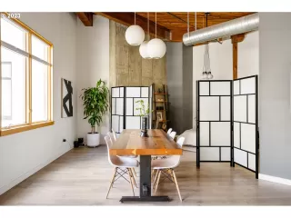 Photo #3: 23280981 Listing