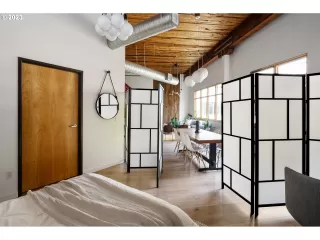 Photo #4: 23280981 Listing