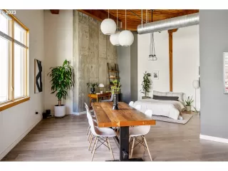 Photo #6: 23280981 Listing