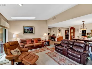 Photo #5: 23281235 Listing