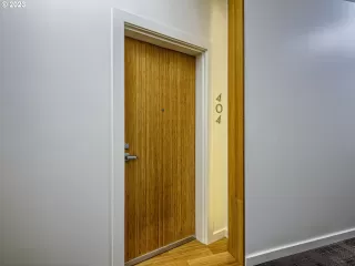 Photo #2: 23282589 Listing