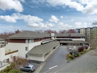 Photo #2: 23283115 Listing