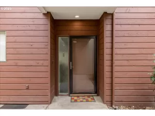 Photo #3: 23283115 Listing