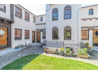 Photo #2: 23284036 Listing 