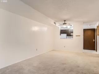 Photo #4: 23284420 Listing 