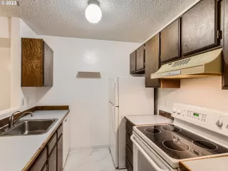 Photo #5: 23284420 Listing 