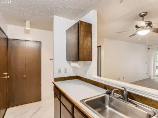 Photo #6: 23284420 Listing 