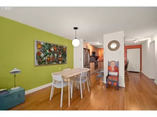 Photo #2: 23284659 Listing