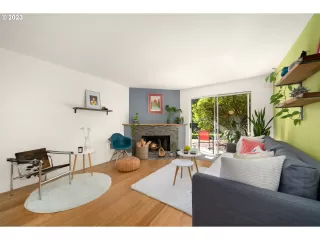 Photo #5: 23284659 Listing