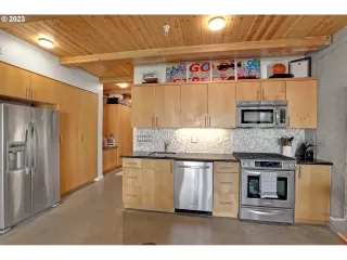 Photo #1: 23285954 Listing