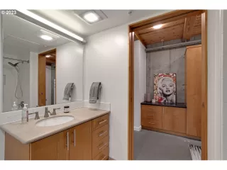 Photo #3: 23285954 Listing