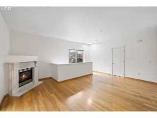 Photo #3: 23286294 Listing 