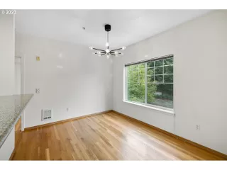 Photo #5: 23286294 Listing 