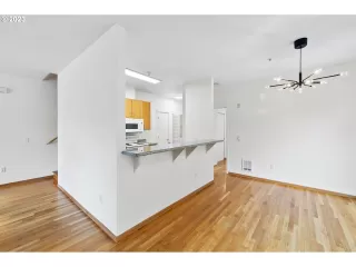 Photo #6: 23286294 Listing 