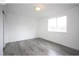 Photo #5: 23286324 Listing