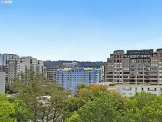 Photo #4: 23286923 Listing