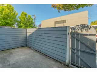 Photo #2: 23286946 Listing 