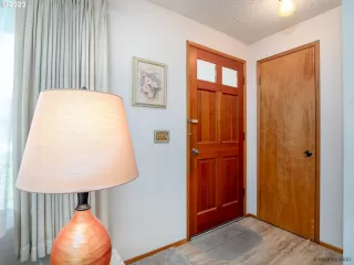 Photo #6: 23287259 Listing