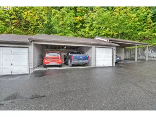 Photo #2: 23287373 Listing