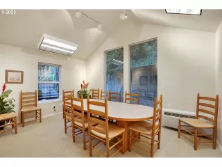 Photo #6: 23287373 Listing