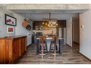 Photo #4: 23287815 Listing 