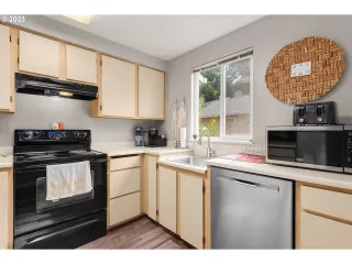 Photo #6: 23288050 Listing 