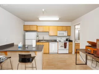 Photo #3: 23288090 Listing