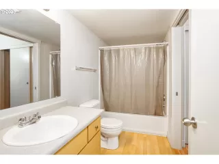 Photo #6: 23288090 Listing