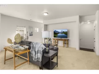 Photo #3: 23288338 Listing