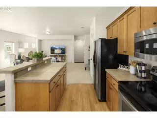 Photo #6: 23288338 Listing