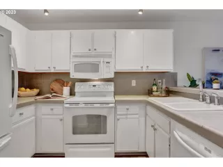 Photo #5: 23288740 Listing 