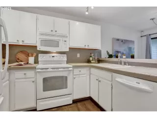 Photo #6: 23288740 Listing 