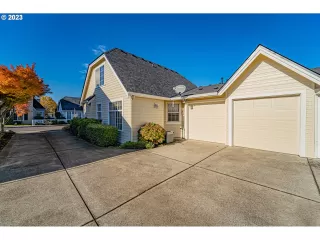 Photo #4: 23288872 Listing