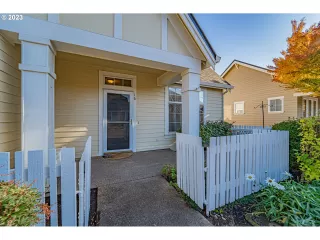 Photo #5: 23288872 Listing